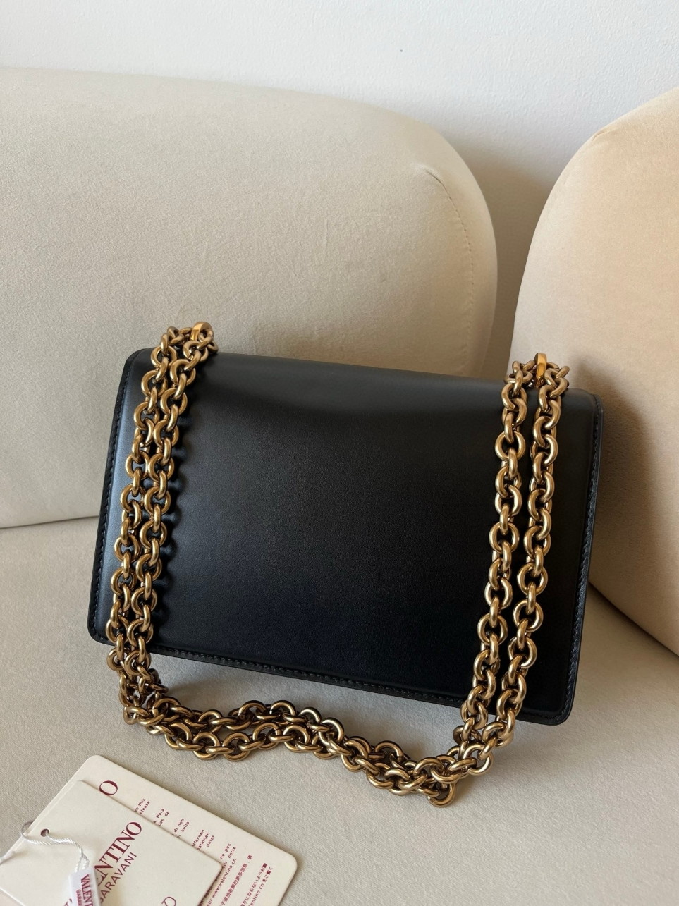 bolsos de lujo mujer Valentino Garavani Vain Shoulder Bag in Black Calfskin 9 bolsos de lujo mujer Valentino Garavani Vain Shoulder Bag in Black Calfskin - Image 9