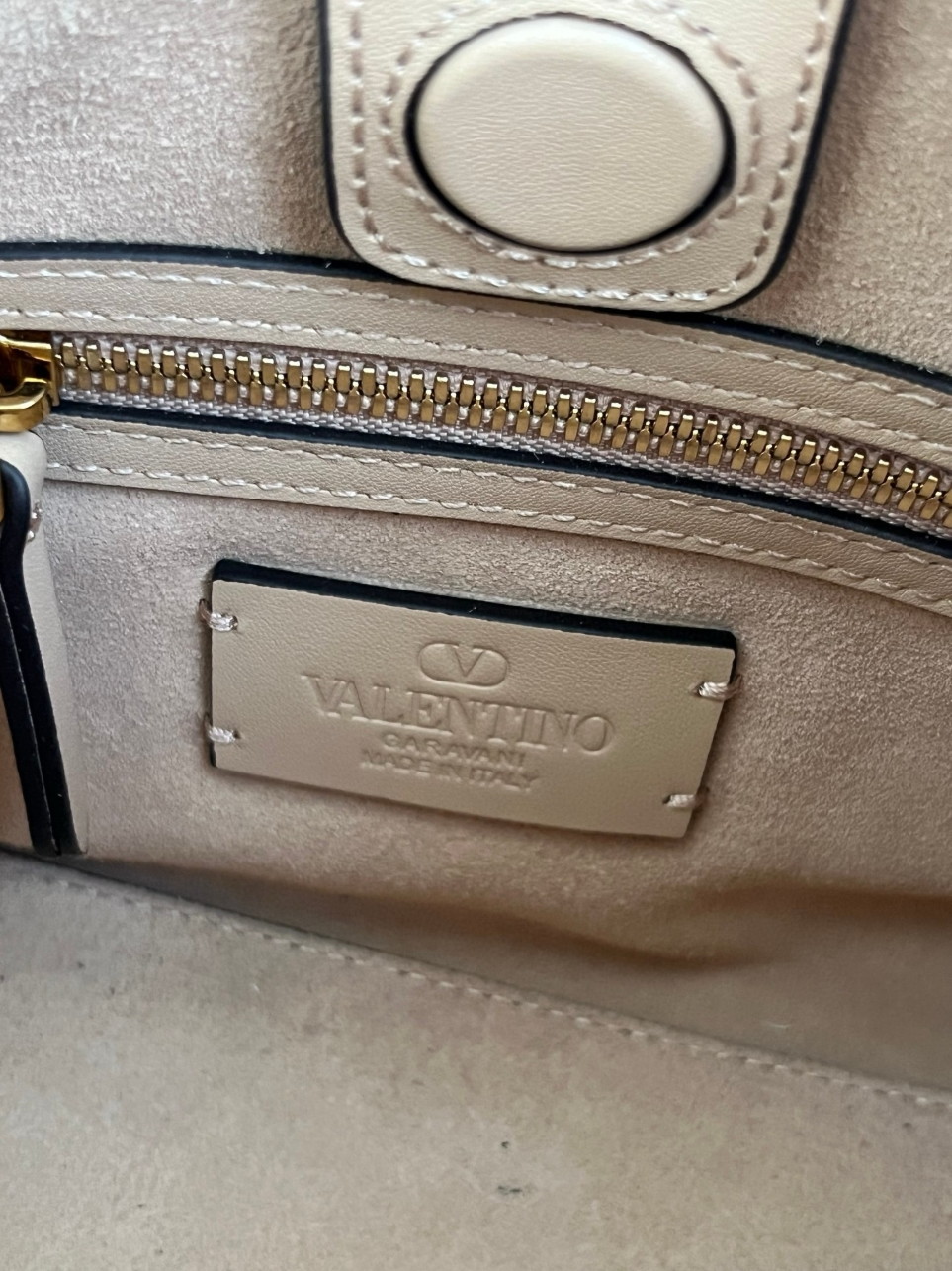 bolsos de lujo mujer Valentino Antibes Small Shopping Bag in Beige Leather 8 bolsos de lujo mujer Valentino Antibes Small Shopping Bag in Beige Leather - Image 8