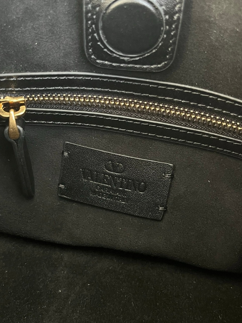 bolsos de lujo mujer Valentino Antibes Small Shopping Bag in Black Leather 10 bolsos de lujo mujer Valentino Antibes Small Shopping Bag in Black Leather - Image 10