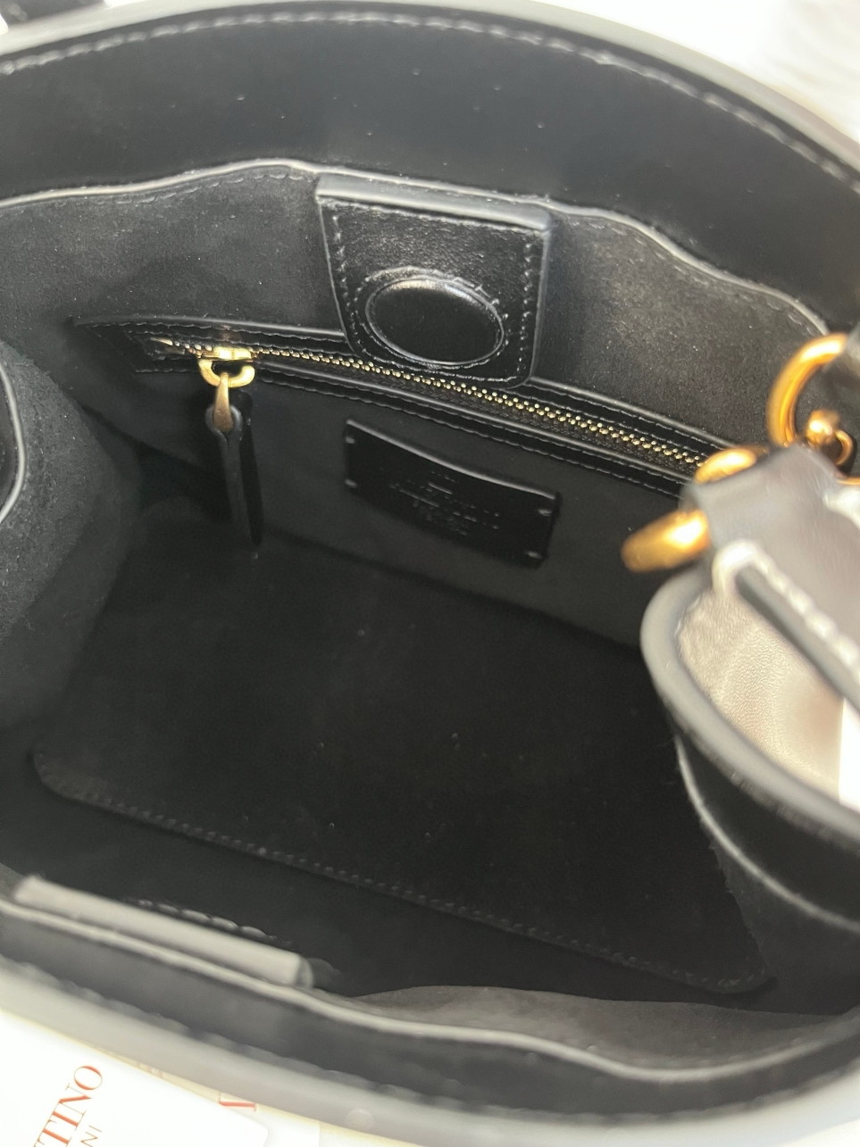 bolsos de lujo mujer Valentino Antibes Small Shopping Bag in Black Leather 9 bolsos de lujo mujer Valentino Antibes Small Shopping Bag in Black Leather - Image 9